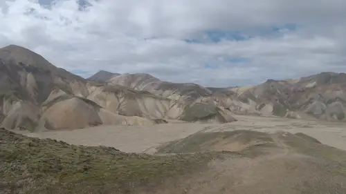 paysage de Landmannalaugar, en Islande, vue du sommet 