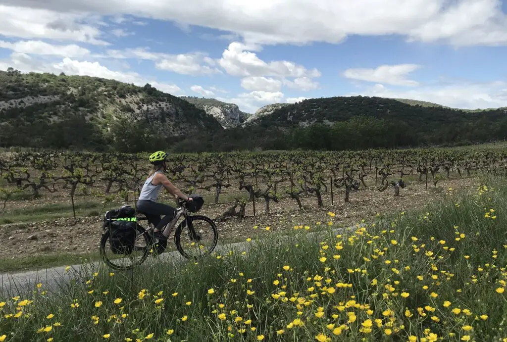 randonnée à vélo autour du Mont ventoux en direction de Mollans-sur-Ouvèze