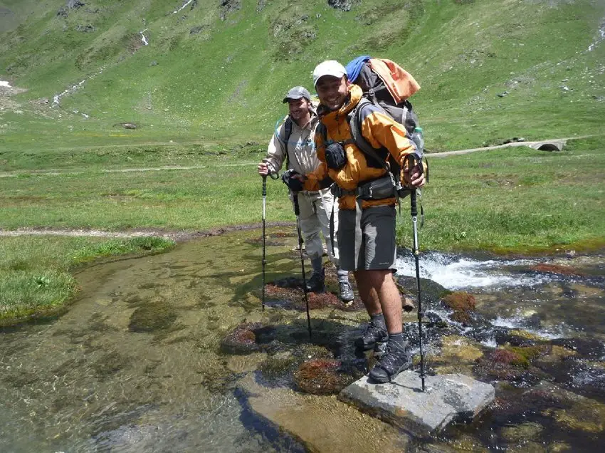 randonneurs sur la transalpine ou la traversée des Alpes entre Samoens et Triesterandonneurs