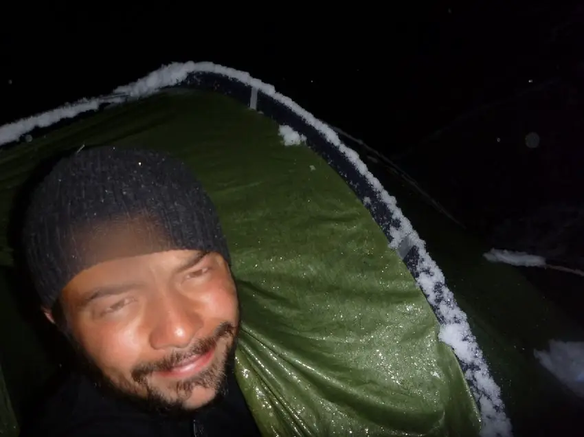 réveil sous la neige dans les Dolomites durant notre traversée des alpes