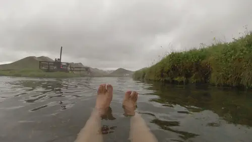 se reposer dans les bains chauds en Islande à Landmannalaugar