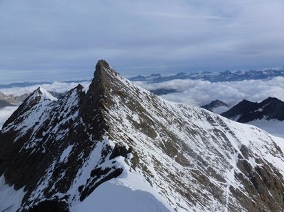 Sommet de Nadelhorn vue de la Lenzspitze