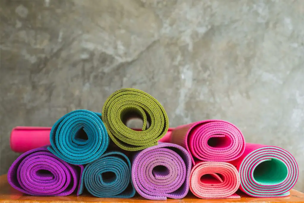 Huiles essentielles pour nettoyer son tapis de yoga