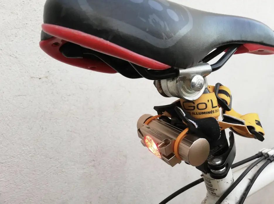 Utilisation de la lampe Piom2comme feu arrière sur un vélo