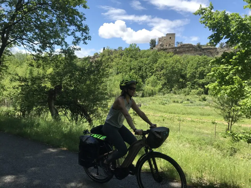 vue sur la Tour de l'horloge de Mollans sur Ouvèze