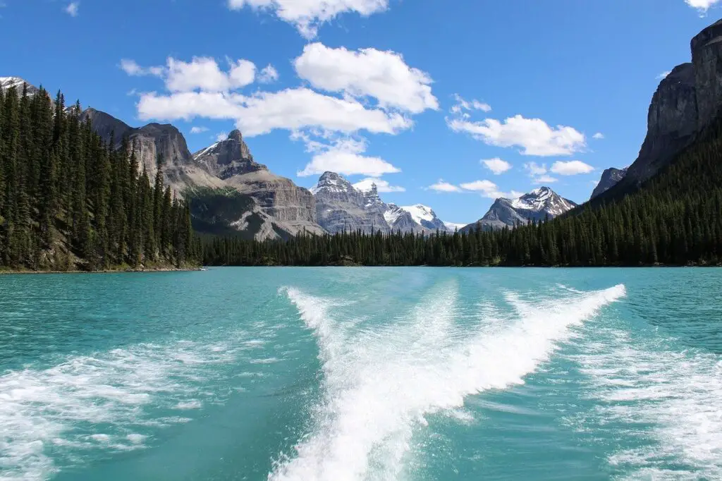 Activité bateau au parc national canadien des milles-iles