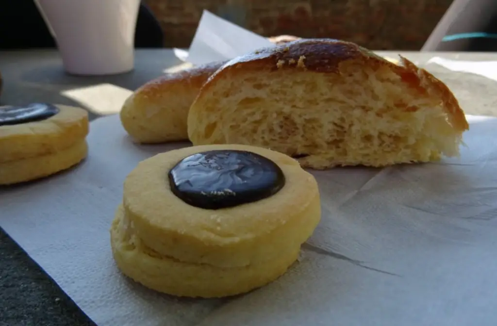 petit déjeuné italien lors d'un voyage à vélo en italie