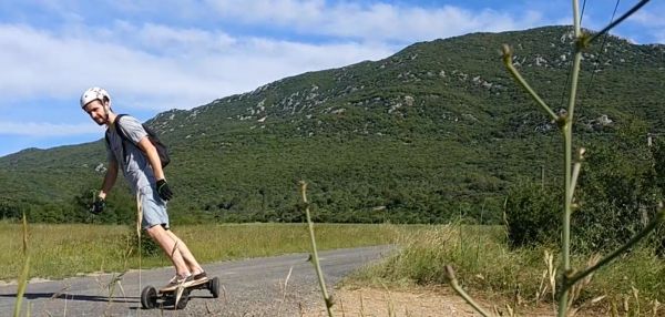 initiation longboard électrique avec Vue d'en haut à Montpellier