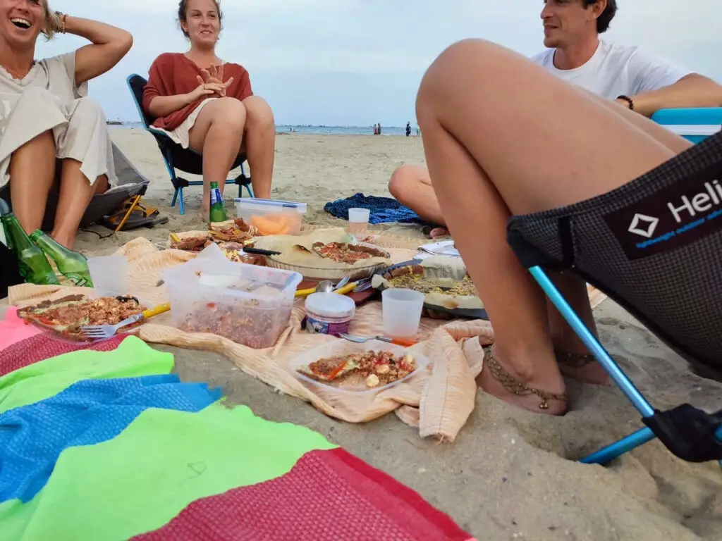 apéro plage avec les chaises Hélinox