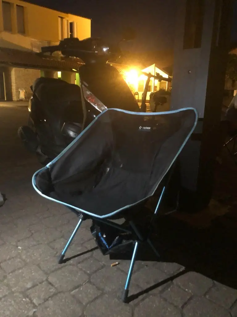 chaise helinox testée en soirée de jeunes