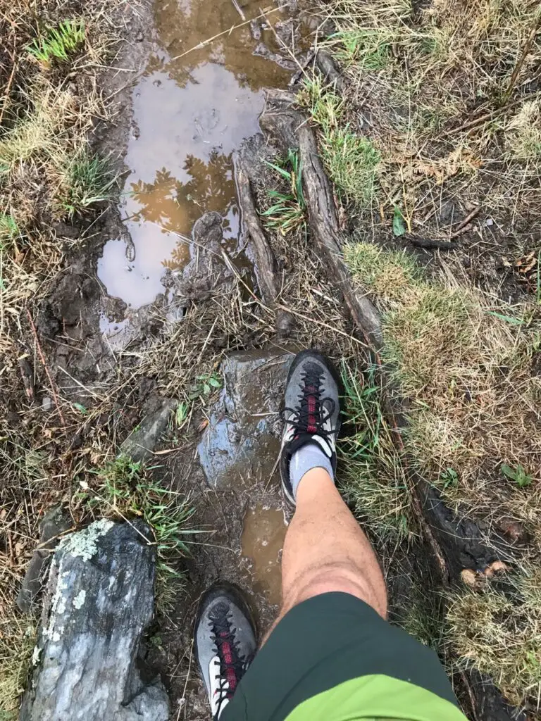 test et avis des chaussures basses Garmont sous la pluie