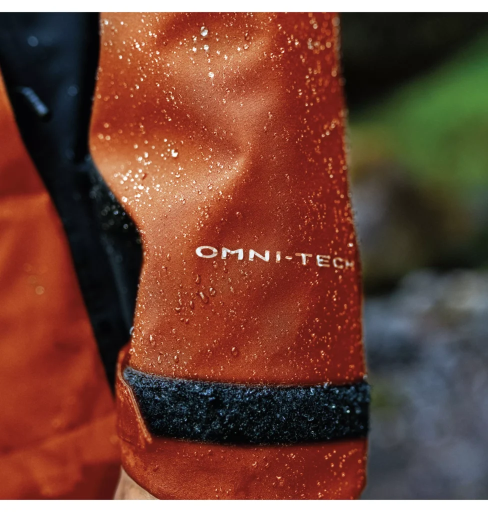 Matière omni-tech pour la veste Peak Creek de Columbia