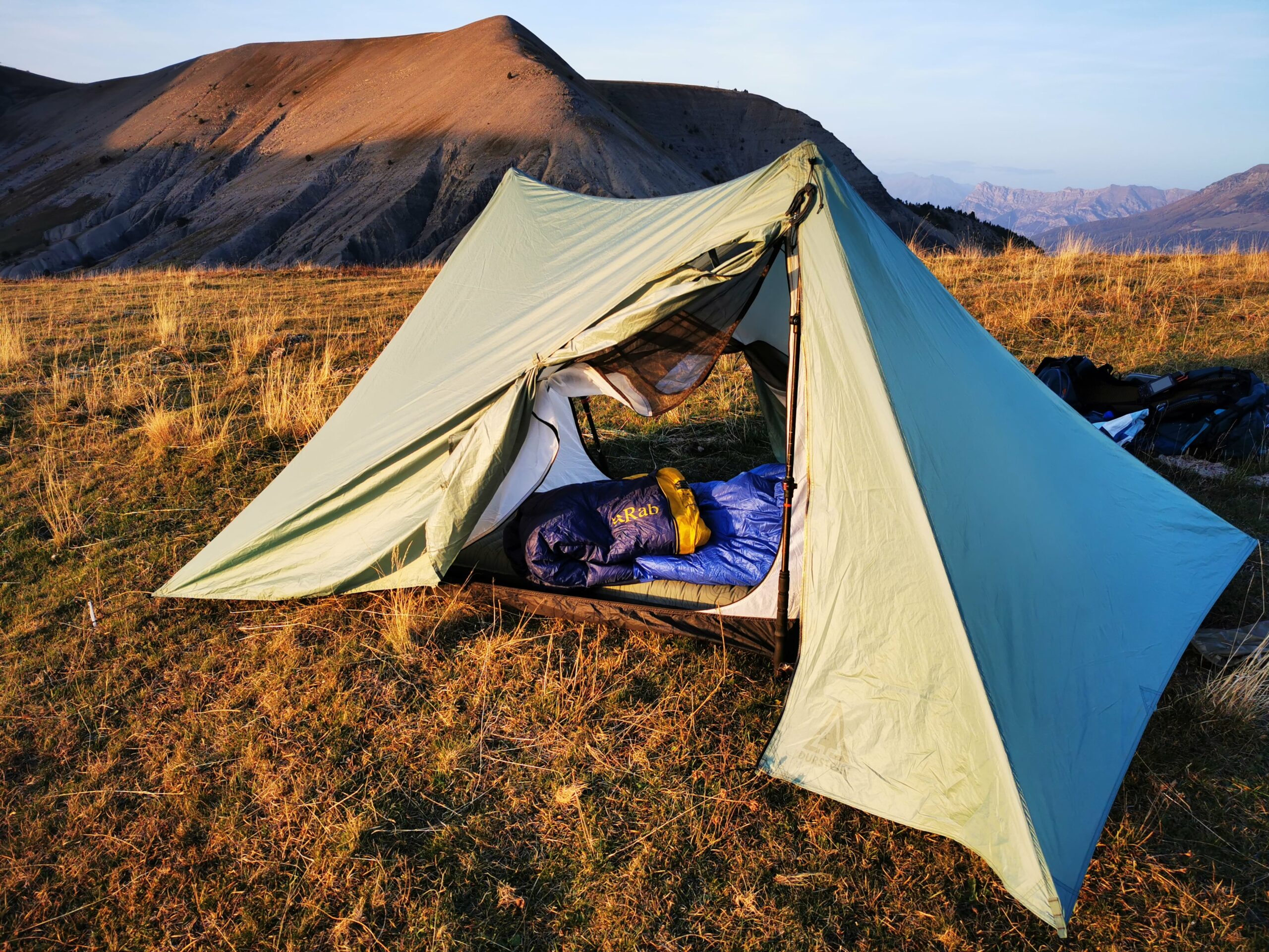 Randonnée et bivouac : 8 accessoires pour camper plus écolo - WE