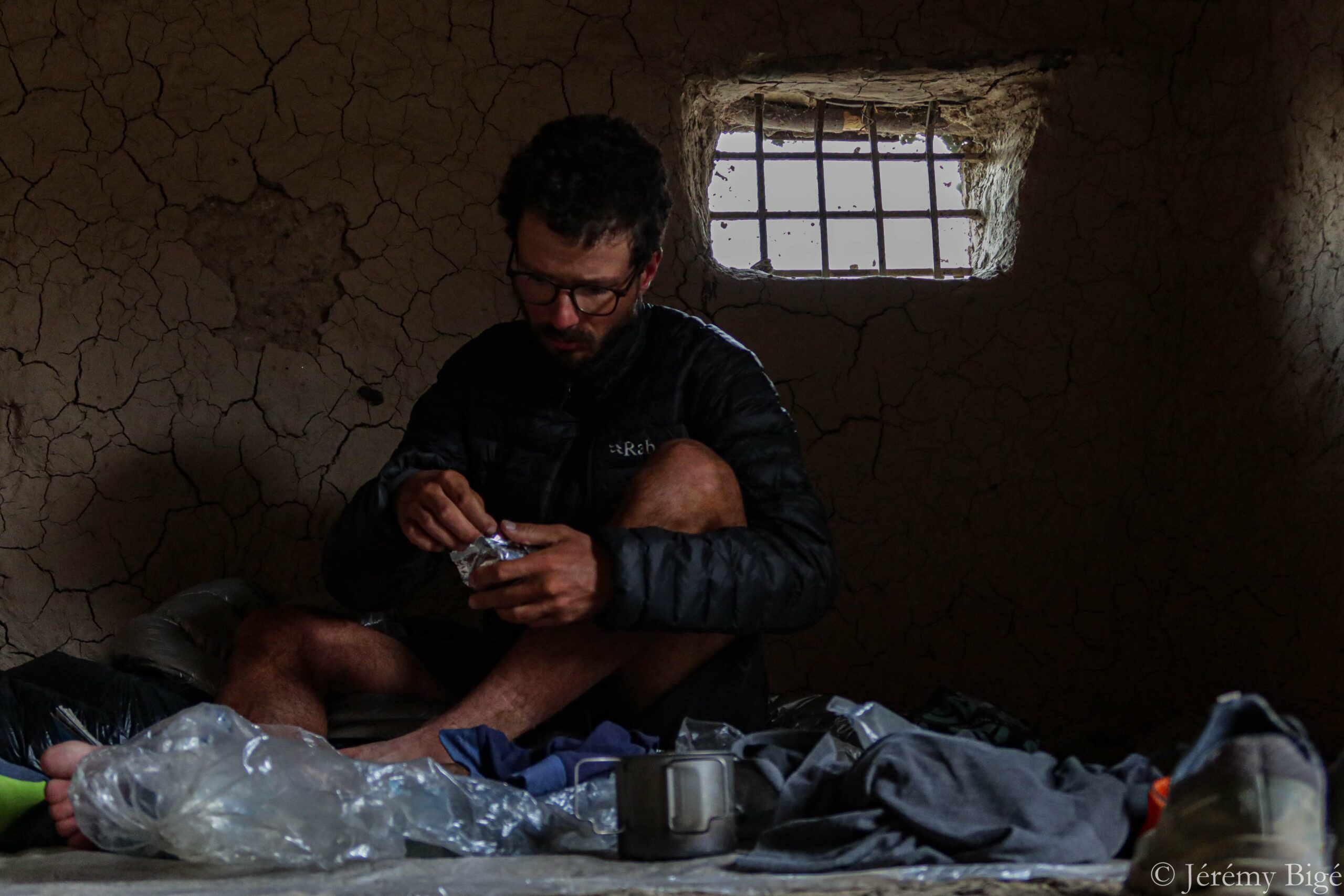 Nuit à l'abris dans la cahute.