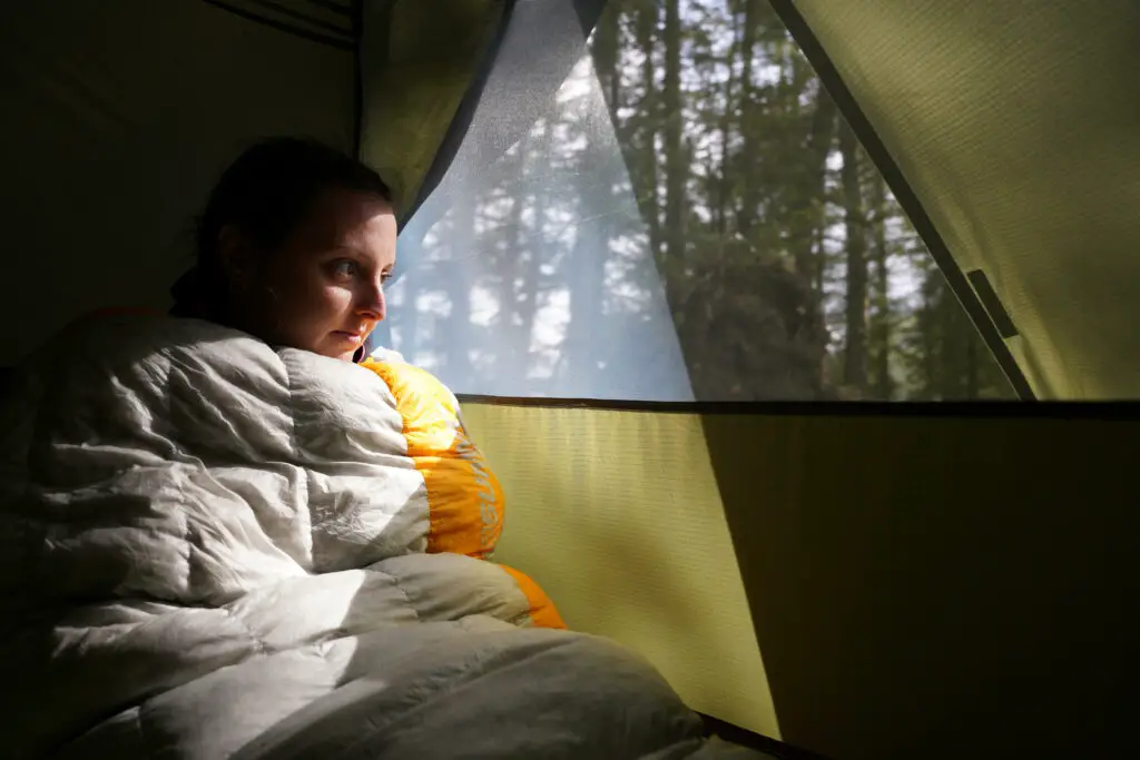 Justine dans le duvet Sea to Summit Spark III