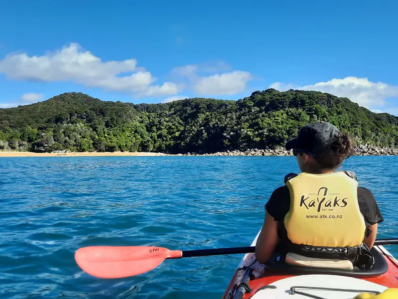 Abel Tasman National Park en Nouvelle Zélande, propice aux activités outdoor comme la rando kayak !