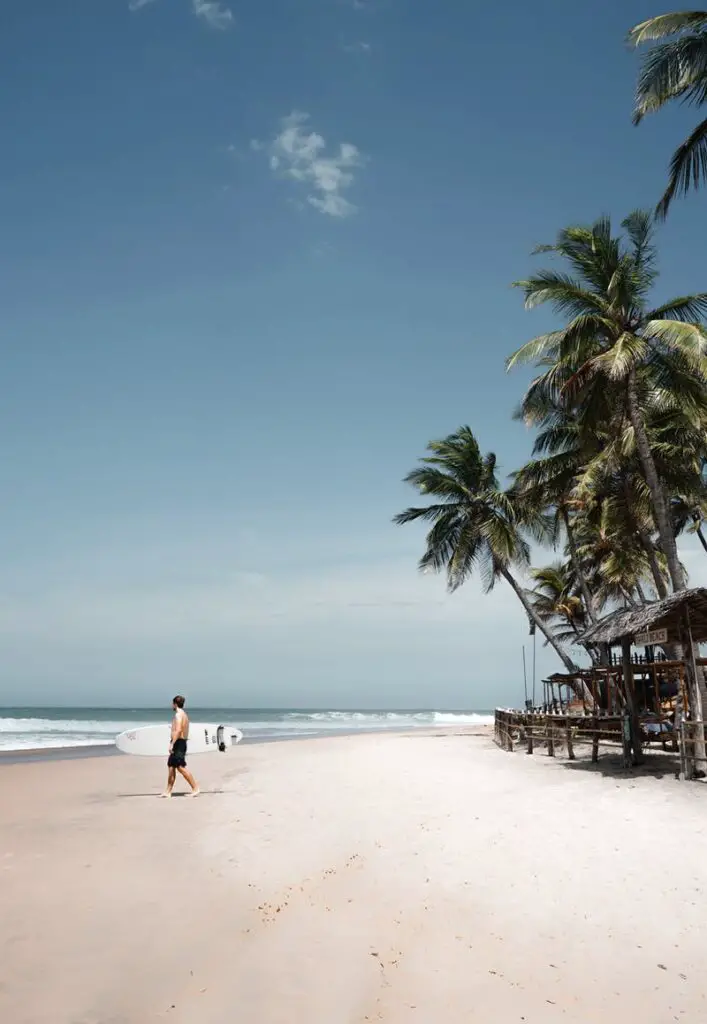 le surf à Nouméa en nouvelle calédonie