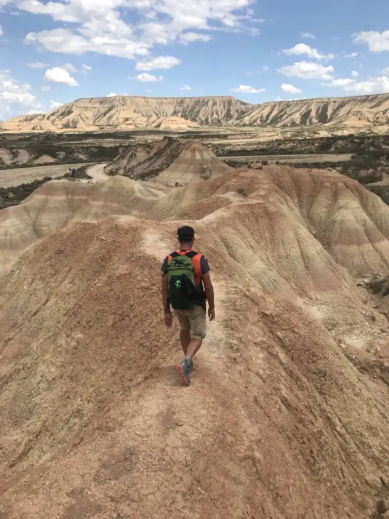 Test terrain du sac à dos CILAO dans le désert les bardenas reales en Espagne