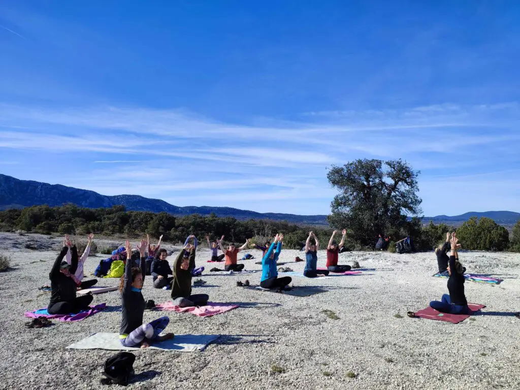 Yoga en pleine nature dans l'Hérault