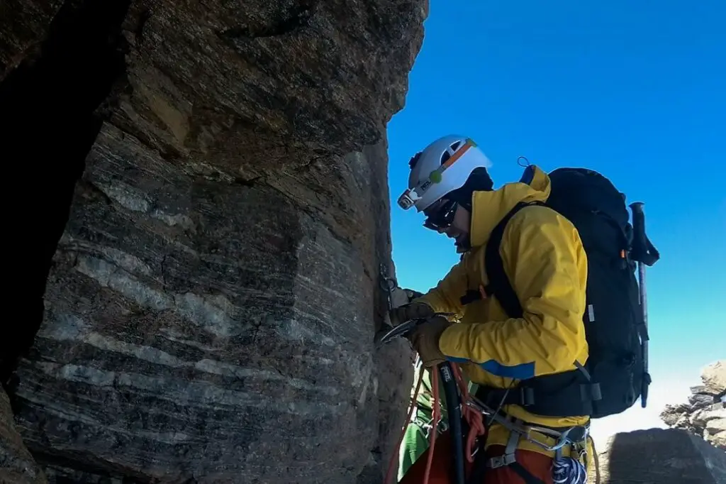 Ascension de la Pointe Dufour à 4634m dans les Alpes pour un test PETZL