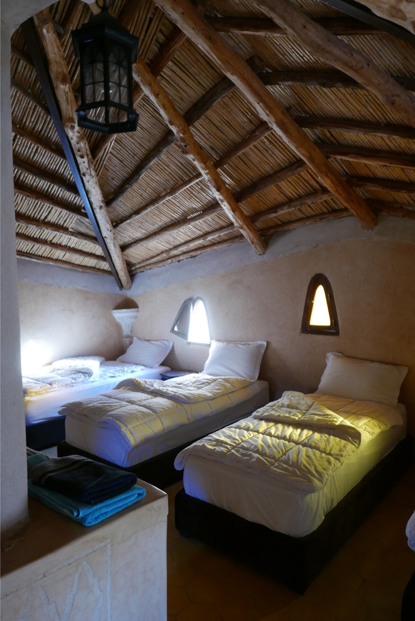 Chambre de la tente berbère au gite raidoriental au Maroc