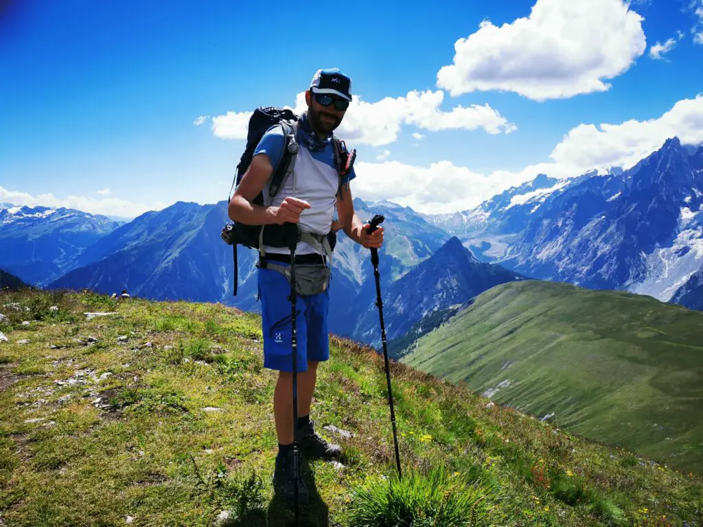 tour du mont blanc avec les bâtons de randonnée Guidetti