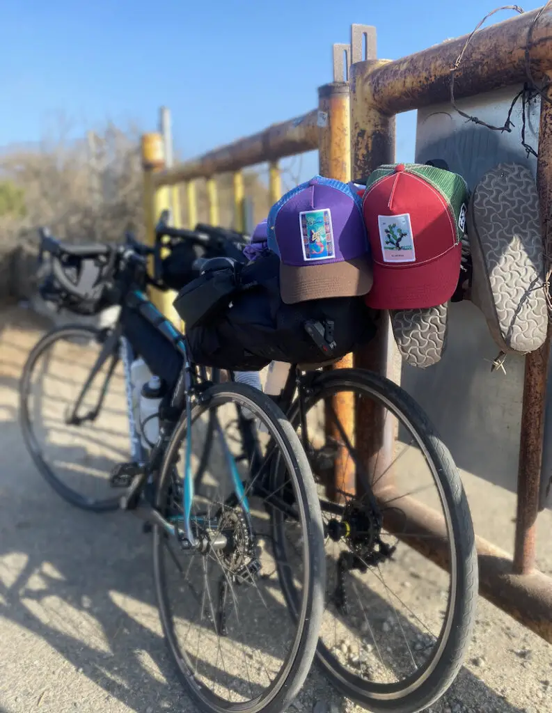 Les deux vélos équipés pour aller jusqu'a San Diego 