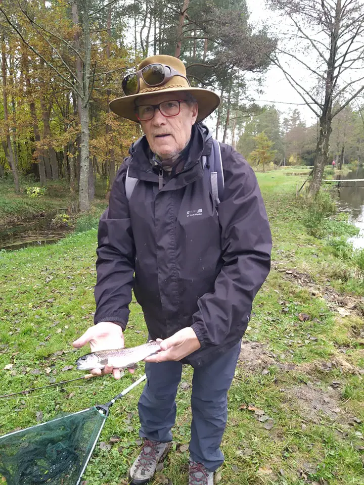 Pierre PORTMANN avec une belle truite de l'éphémère de Bourgogne