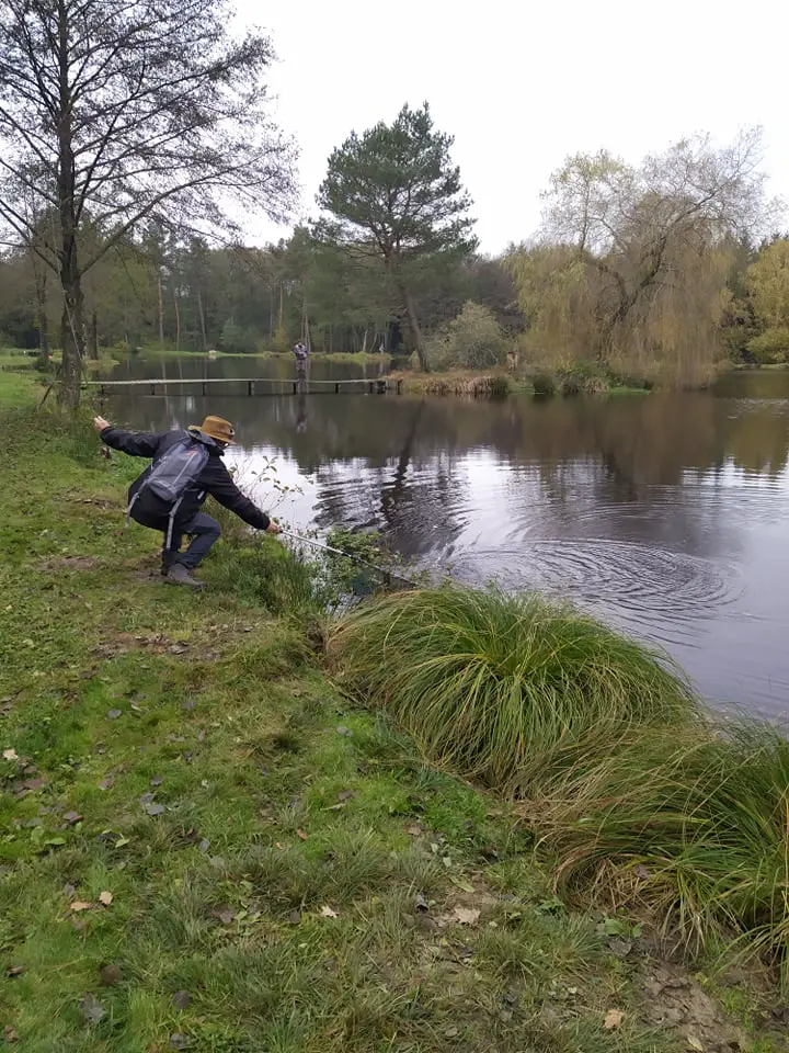 Pierre PORTMANN en action de pêche au réservoir de l'éphémère de Bourgogne