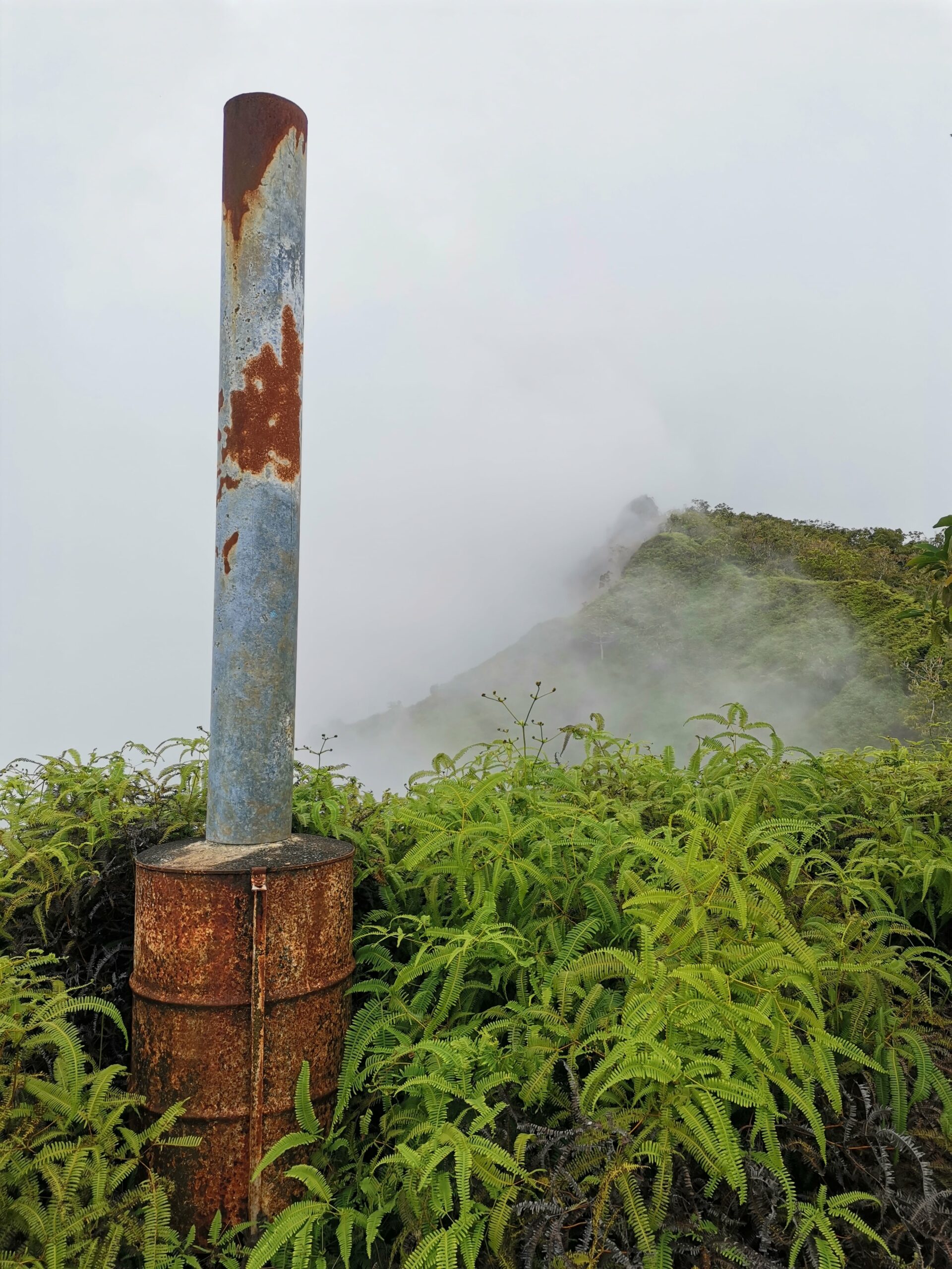 Pluviomètre sur le chemin du Pic Vert_Randonnée Tahiti