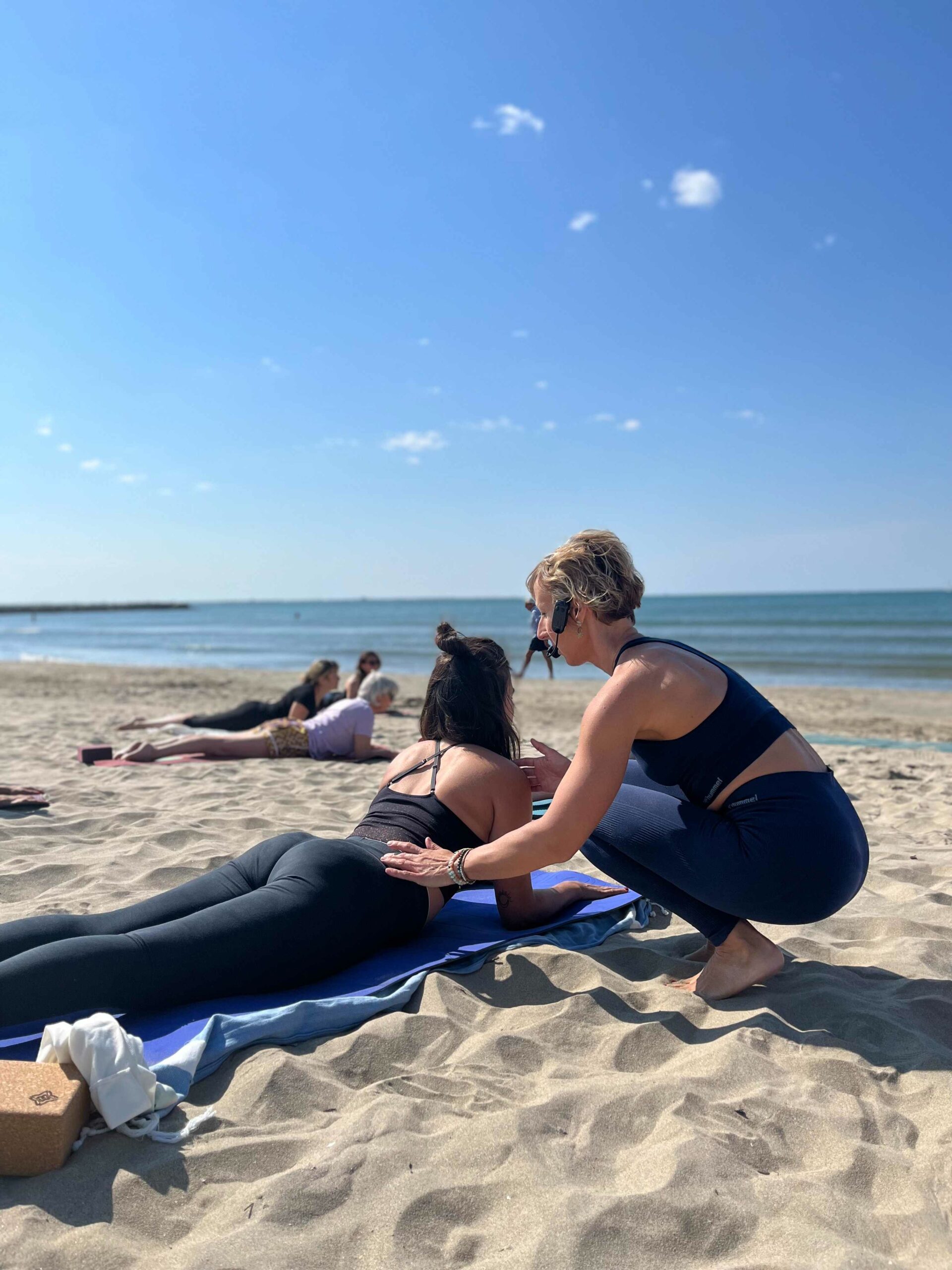 Posture du cobra en bord de mer