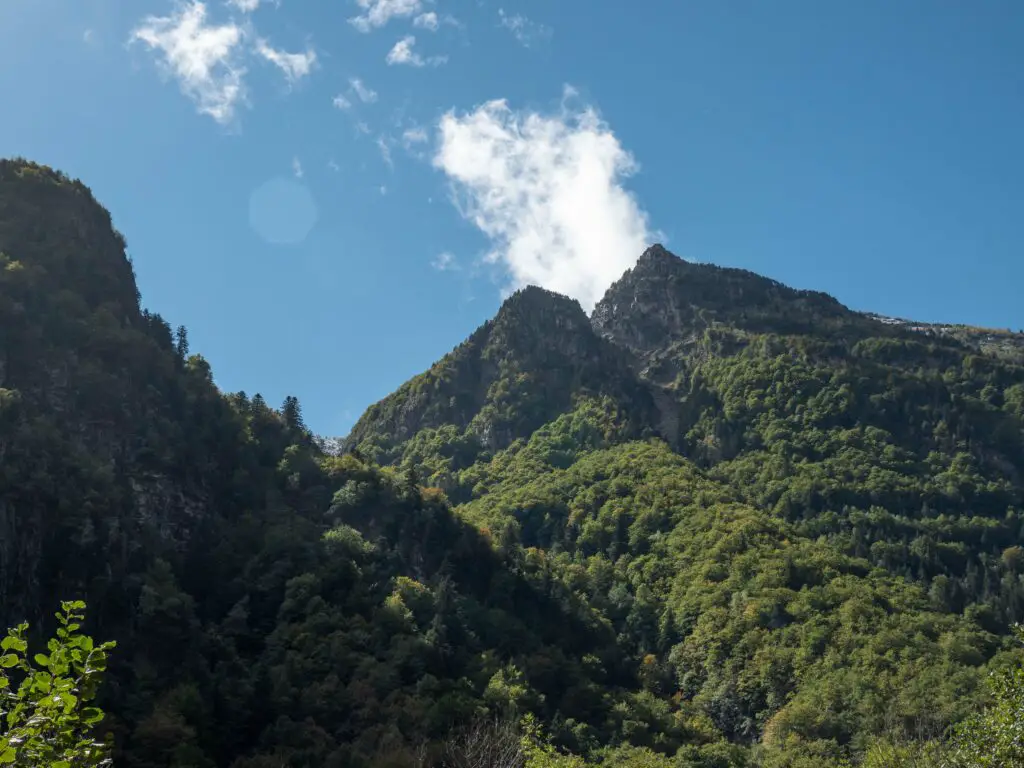 Paysage montagne randonnée pêche à la mouche Pyrénées