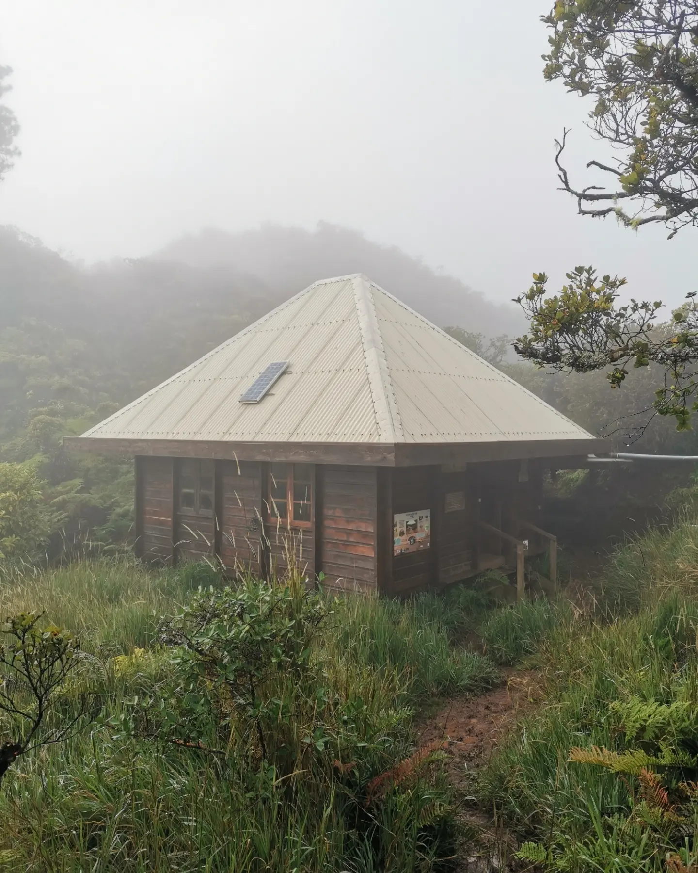 Refuge de fare Ata_1800m_Aorai_Randonnée Tahiti