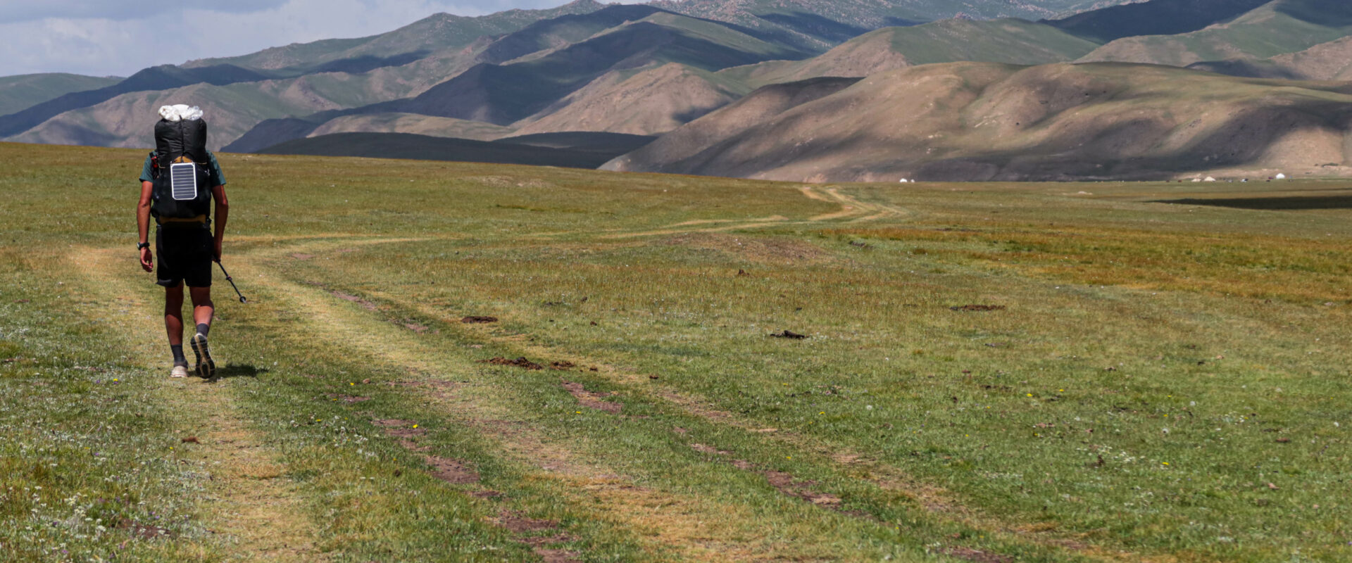Traversée du Kirghizistan à pied par la steppe de Kara-Saz