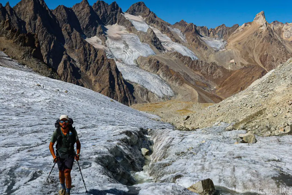 Col de Dushokha dans la massif de Zeravchan lors de la traversée du Tadjikistan. Durant ma traversée de l'Asie Centrale à pied.
