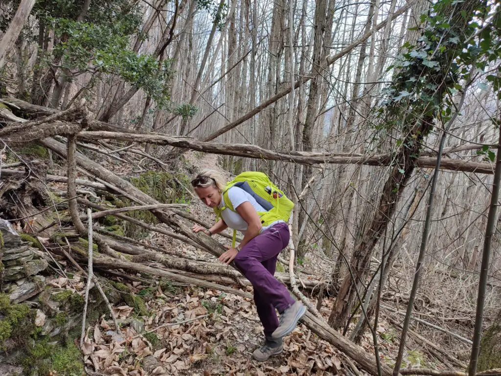 Retour terrain pantalon femme pour sports exigeants en pleine nature