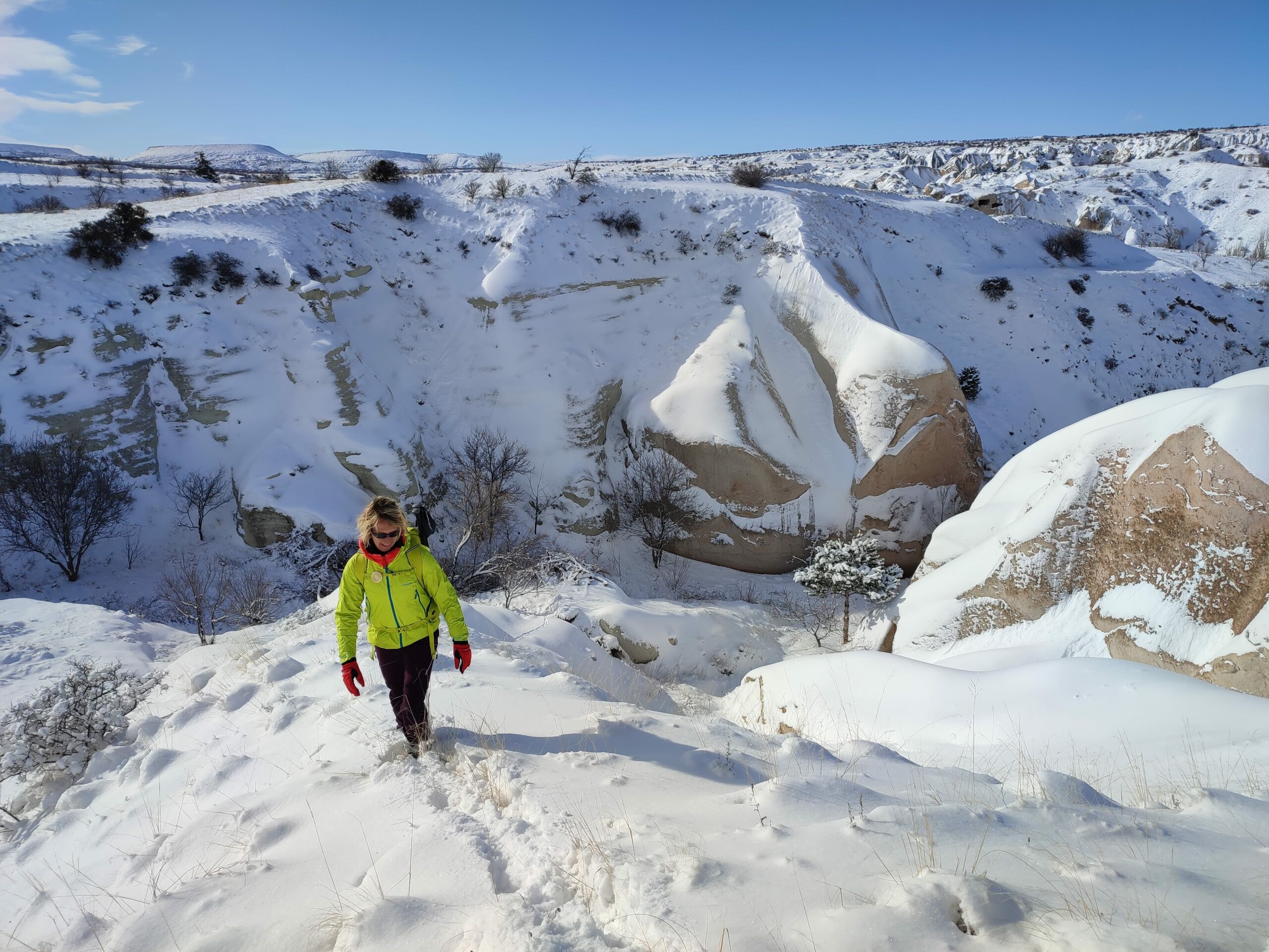 Test veste femme coupe-vent en hiver au Mont Taurus en Turquie