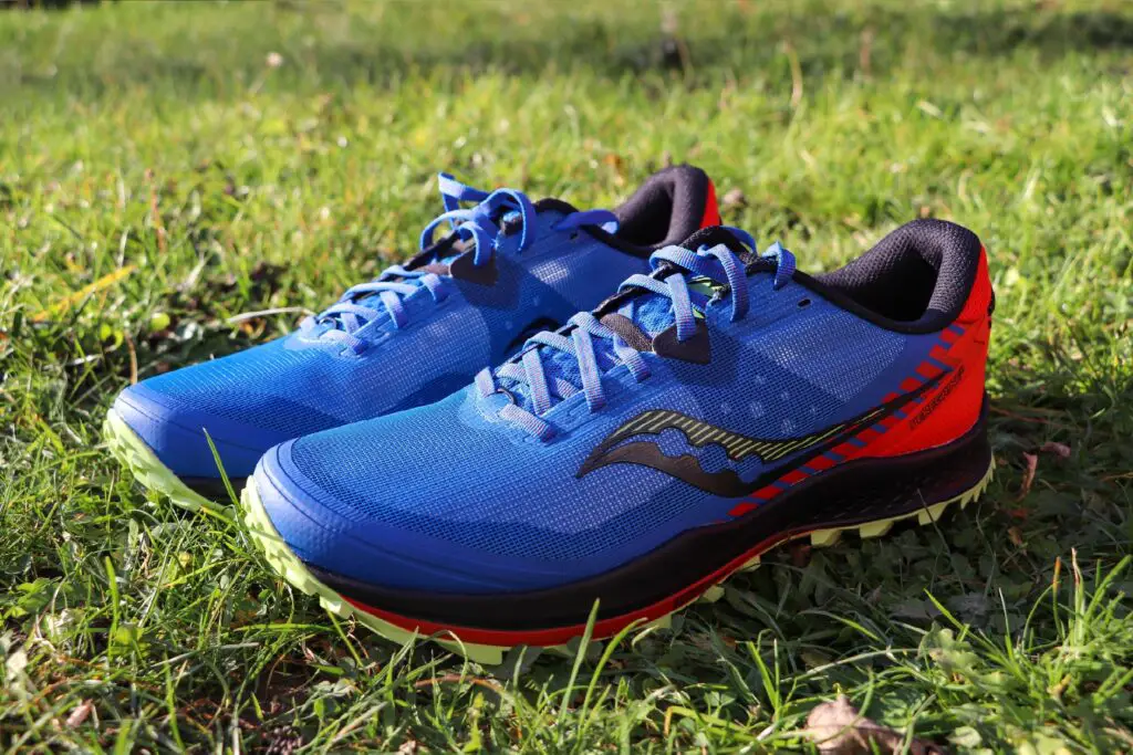 L'avant des chaussures de trail Saucony Peregrine 11