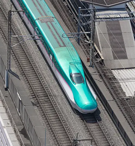 Le train grande vitesse Shinkansen au Japon