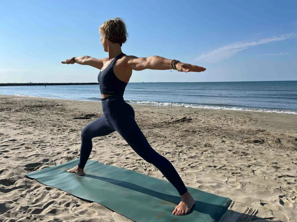 Accesoires pour pratiquer le yoga sur la plage