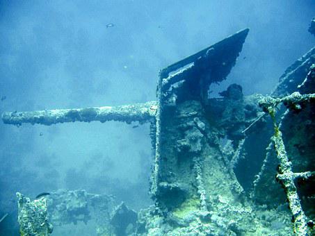 observer une épave en plongeant à Koh tao