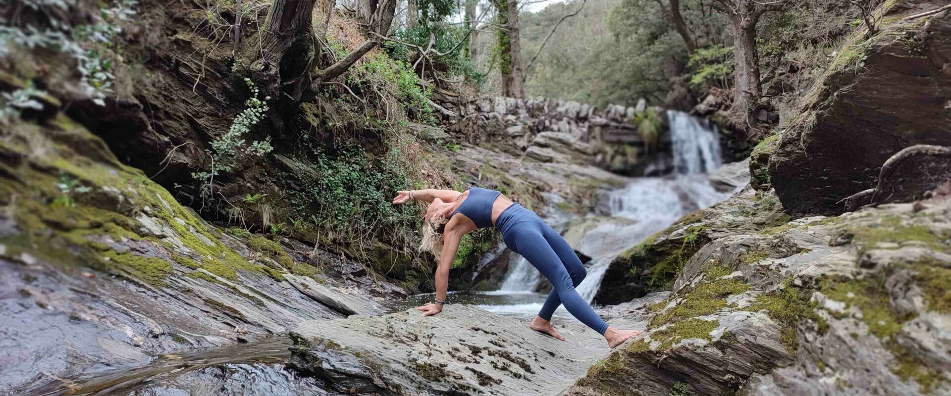 Quelle tenue de yoga indispensable pour un confort optimal