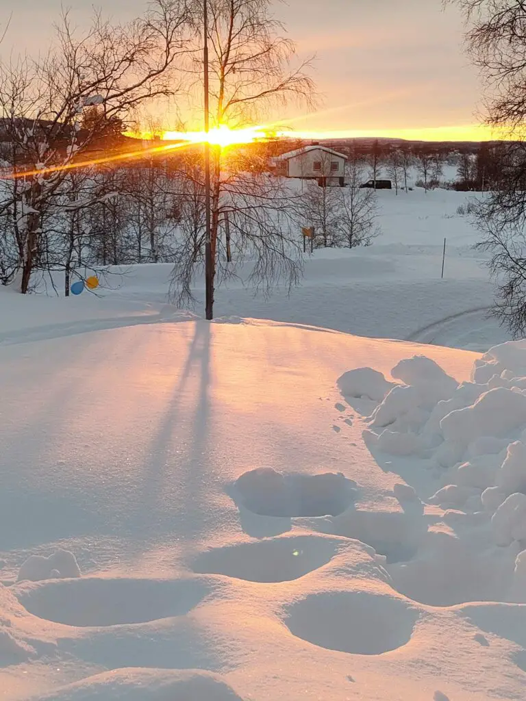 soleil levant en laponie suédoise