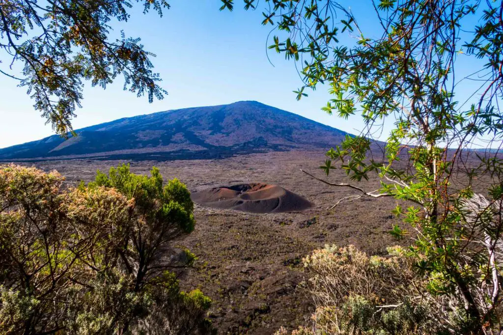 bureau montagne réunion volcan du piton de la fournaise