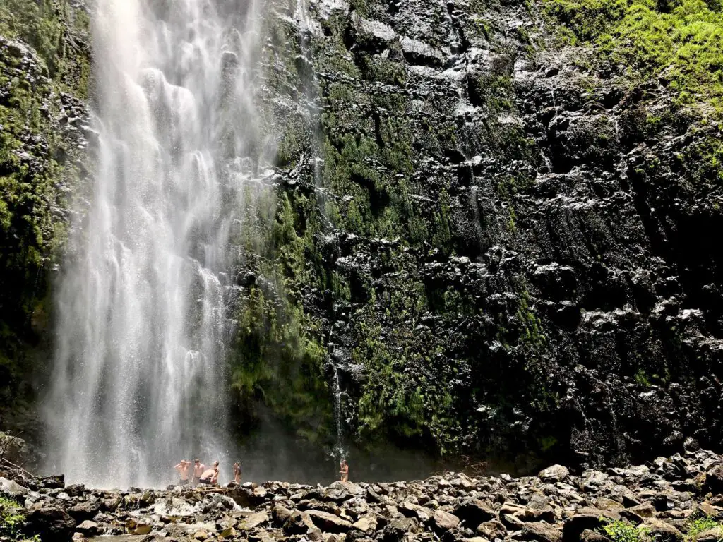 Cascade de Waimoku sur l'île de Maui