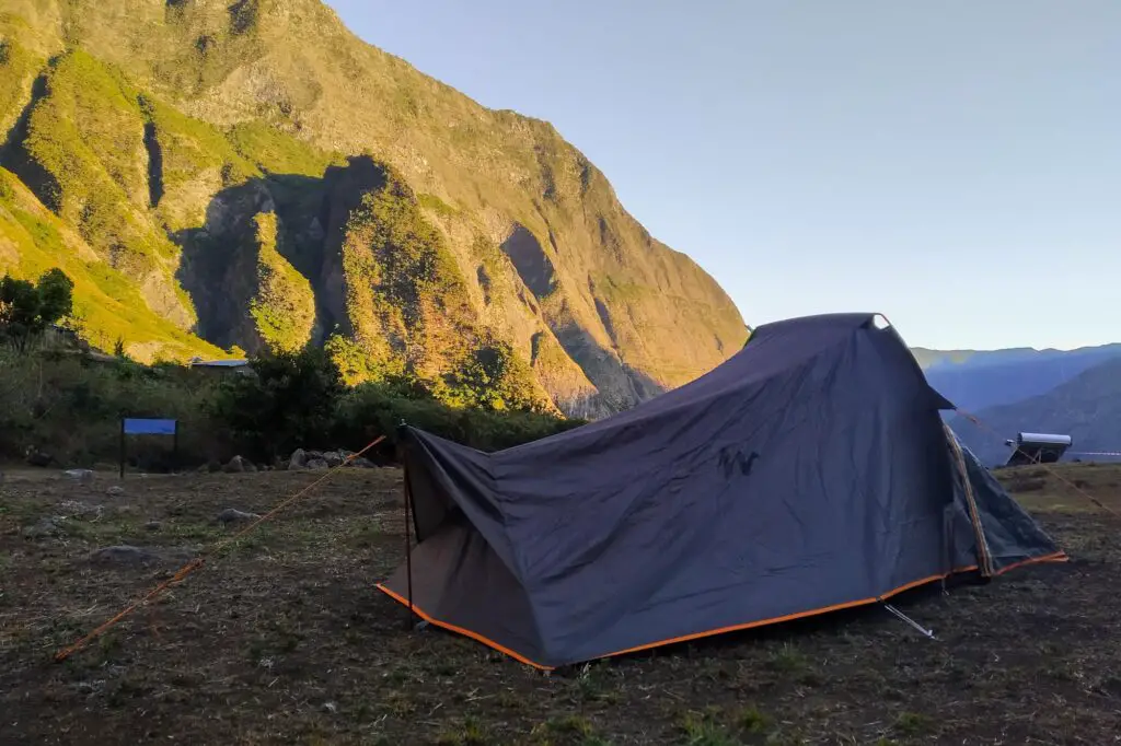 Équipement matériel randonnée la Réunion bivouac camping tente