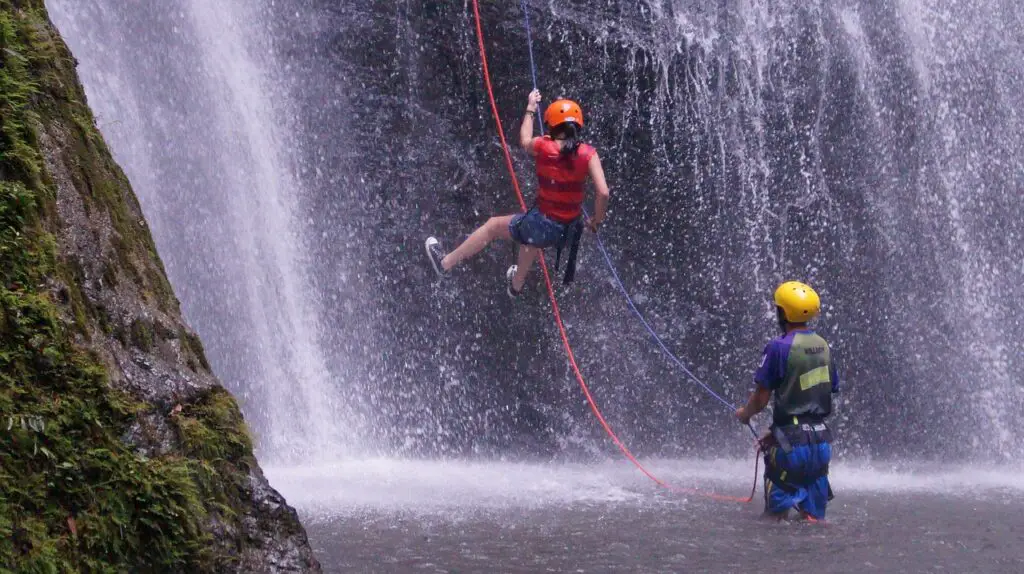 faire du canyoning a la reunion