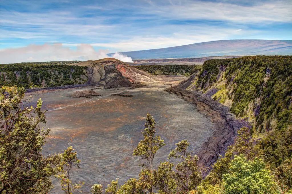 Le lac de lave durci de Kilauea Iki à Hawaï