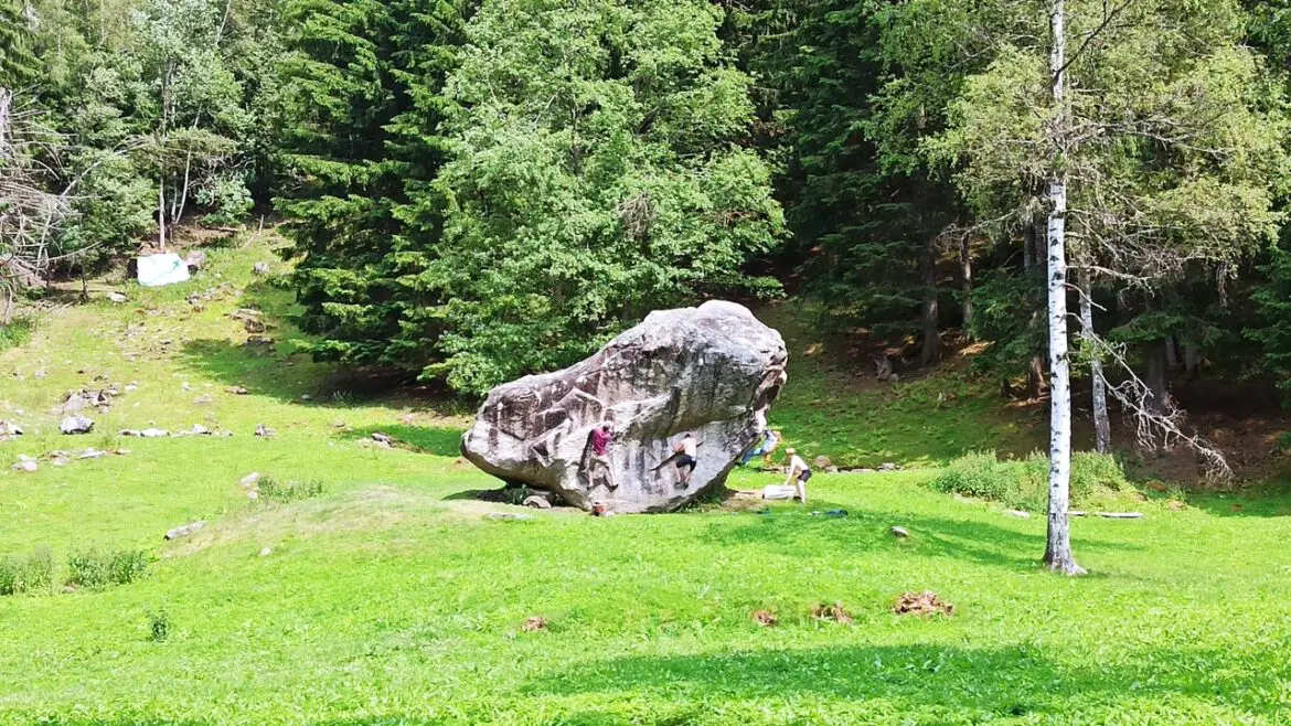 Le site d'escalade la Pierre d'Orthaz pour grimper à Chamonix