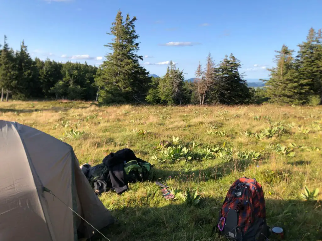 Bivouac avec la tente Ferrino en Auvergne